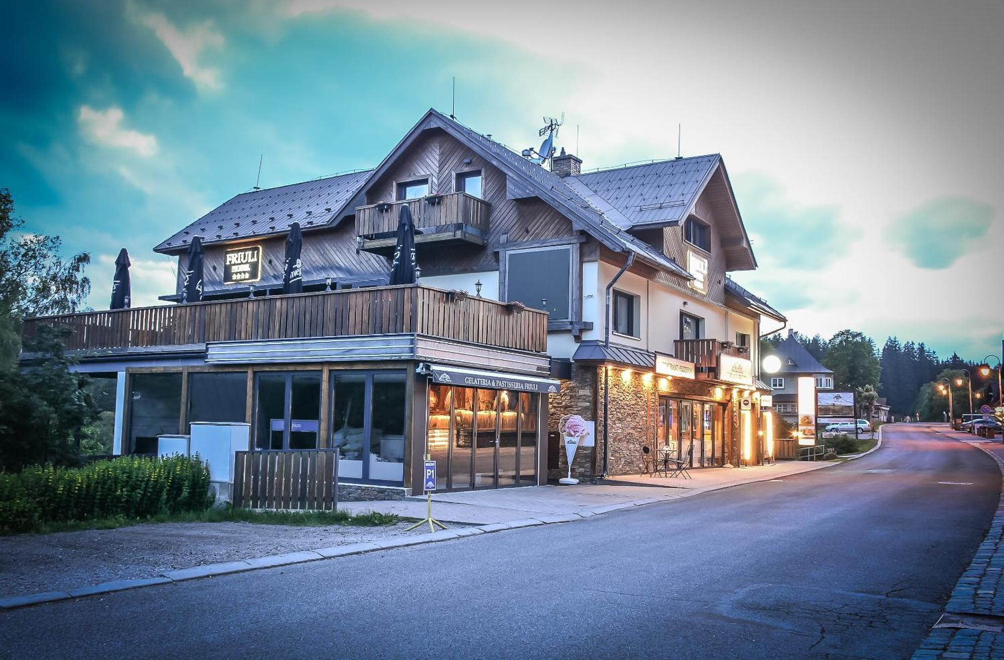 Hotel Friuli Harrachov Bagian luar foto